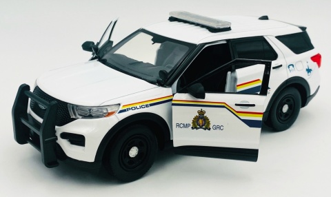 Ford Interceptor Police Canada RCMP 2022 Hybrid model 1:24 Motormax 76989