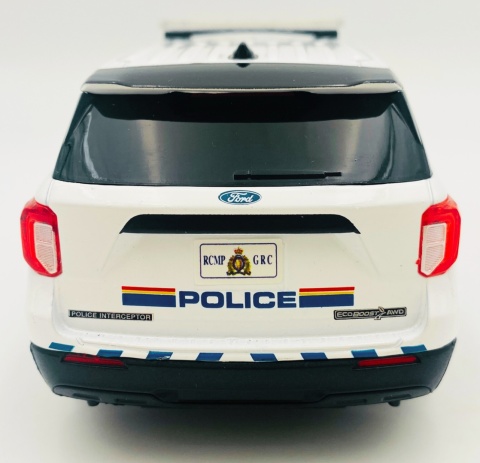 Ford Interceptor Police Canada RCMP 2022 Hybrid model 1:24 Motormax 76989