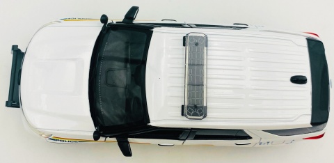 Ford Interceptor Police Canada RCMP 2022 Hybrid model 1:24 Motormax 76989