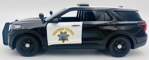 Ford Interceptor Police Utility CHP 2022 Hybrid model 1:24 Motormax 76991