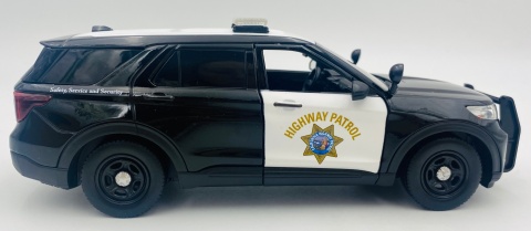 Ford Interceptor Police Utility CHP 2022 Hybrid model 1:24 Motormax 76991