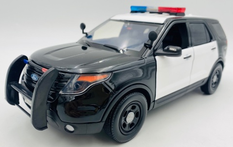 Ford Police Interceptor Utility 2015 światło / dźwięk 1:18 Motormax 73996