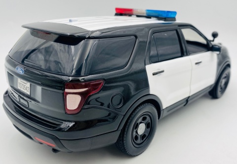 Ford Police Interceptor Utility 2015 światło / dźwięk 1:18 Motormax 73996