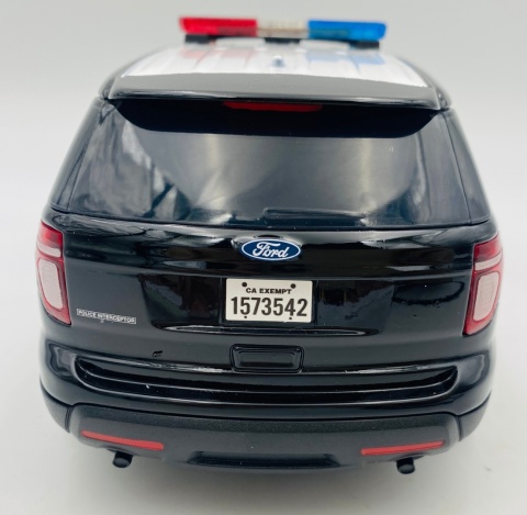 Ford Police Interceptor Utility 2015 światło / dźwięk 1:18 Motormax 73996