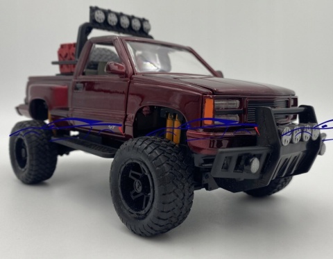 GMC Sierra GT OFF ROAD Series 1:24 Motormax 79136 czerwony