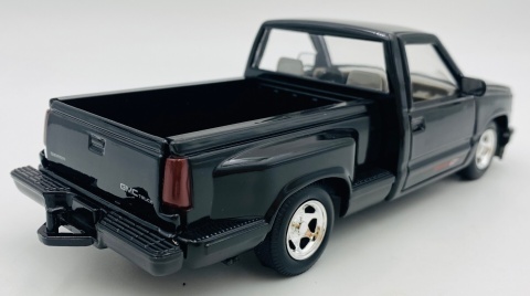 GMC Sierra GT Pickup 1992 1:24 Motormax 73204 czarny