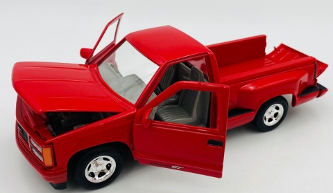 GMC Sierra GT Pickup 1992 1:24 Motormax 73204 czerwony