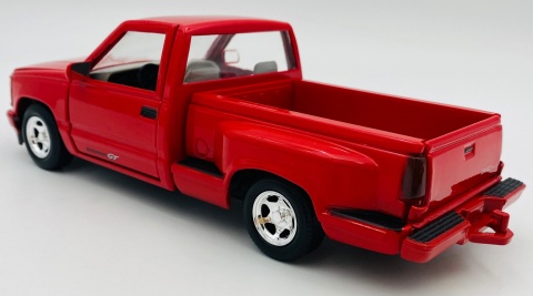 GMC Sierra GT Pickup 1992 1:24 Motormax 73204 czerwony