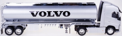 VOLVO FH ciągnik z naczepą cysterną TIR model WELLY 1:32