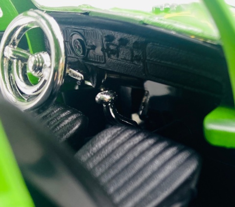 VW Beetle Classic Käfer 1:24 Motormax model 79598 graffiti