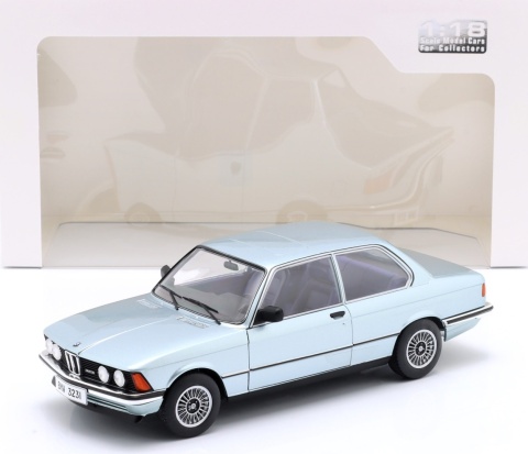 BMW 323i (E21) 1980 model S1802801 Solido 1:18 silverblue metallic