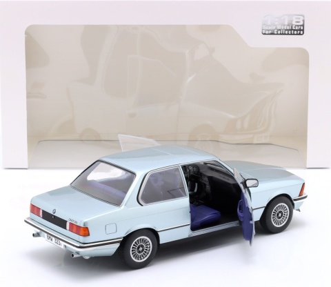 BMW 323i (E21) 1980 model S1802801 Solido 1:18 silverblue metallic