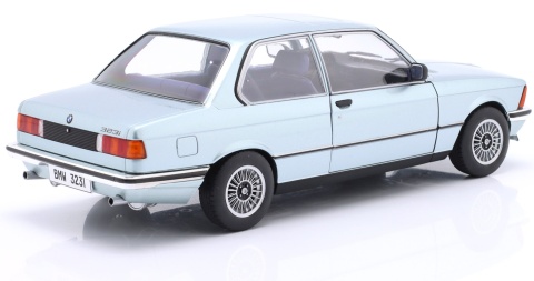 BMW 323i (E21) 1980 model S1802801 Solido 1:18 silverblue metallic
