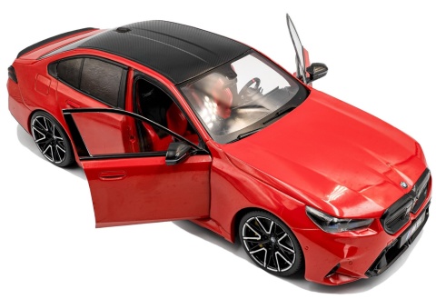 BMW M5 (G90) 2025 model S1814702 Solido 1:18 czerwony