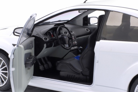 FORD FOCUS RS MK II 2009 model metalowy S1813102 Solido 1:18 biały