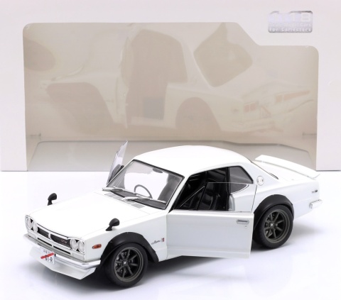 NISSAN SKYLINE (C10) Hakosuka 1970 model S1813001 Solido 1:18 biały perłowy