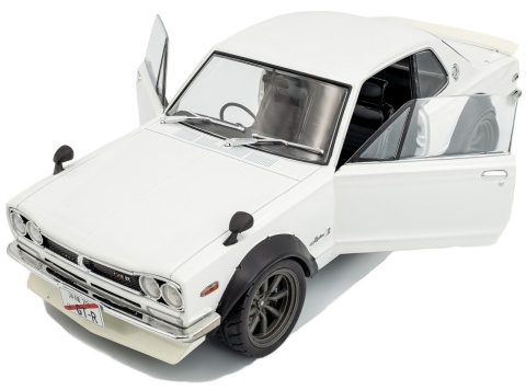 NISSAN SKYLINE (C10) Hakosuka 1970 model S1813001 Solido 1:18 biały perłowy