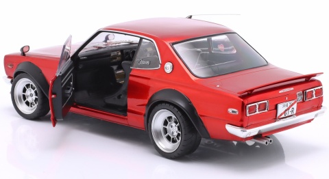 NISSAN SKYLINE (C10) Hakosuka 1970 model S1813002 Solido 1:18 czerwony