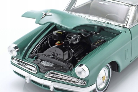 Studebaker Starliner 1953 Low Boy model 1:18 Maisto 31651