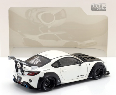 TOYOTA GR86 LBWK Body Kit 2024 model S1813602 Solido 1:18 biały perłowy