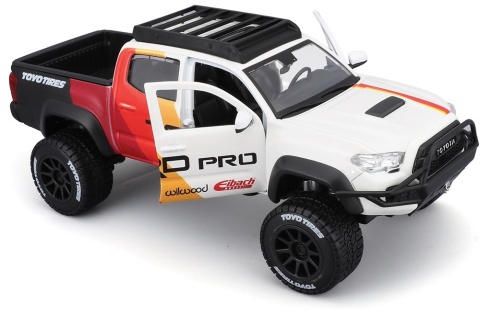 TOYOTA Tacoma TRD 2023 pickup 1:27 model off oad Maisto Design 32546
