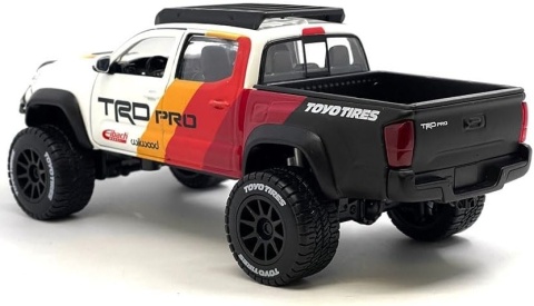 TOYOTA Tacoma TRD 2023 pickup 1:27 model off oad Maisto Design 32546