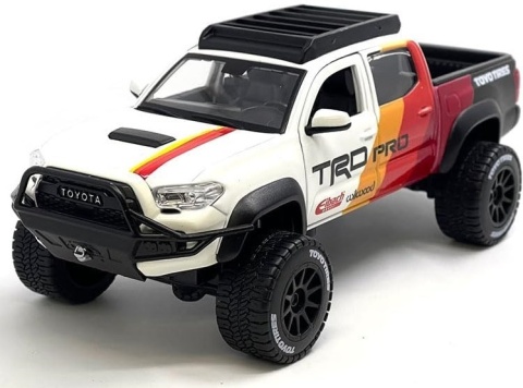 TOYOTA Tacoma TRD 2023 pickup 1:27 model off oad Maisto Design 32546