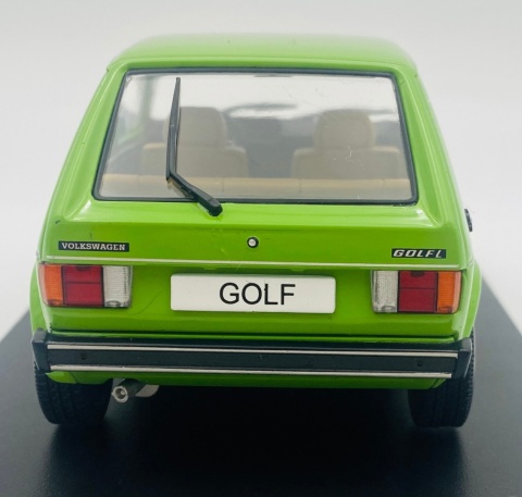 VW Volkswagen Golf I 1974 model 124264 WhiteBox 1:24 zielony
