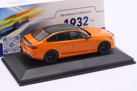 BMW M5 (G90) 2024 model S4317552 Solido 1:43 pomarańczowy