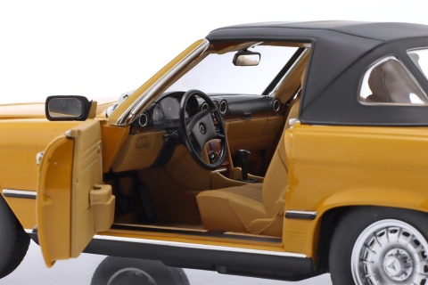 MERCEDES-BENZ 450 SL R107 1975 cayenne orange model 183350 Norev 1:18
