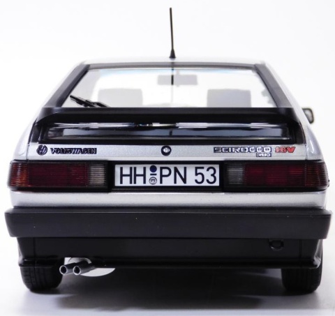 VW Volkswagen Scirocco GTX 16V (1988) model 188635 Norev 1:18 srebrny