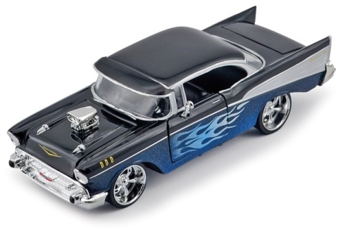 Chevrolet Bel Air 1957 model 1:24 Motormax 79886 Kult Klassics