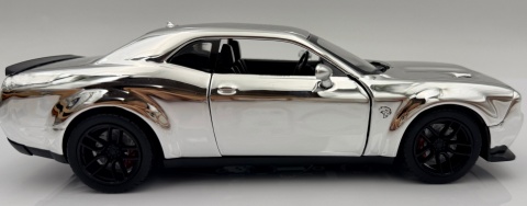 DODGE Challenger SRT Hellcat 2018 model 1:24 Motormax 79095 lustro chrom