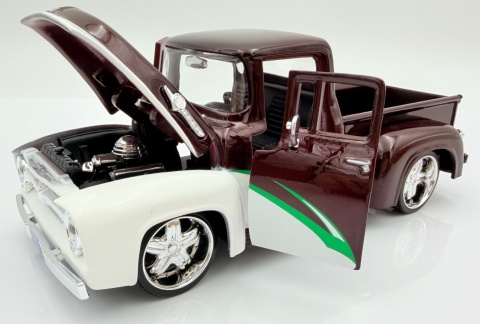 Ford F-100 Pickup 1956 model 1:24 Motormax 79882 Kult Klassics