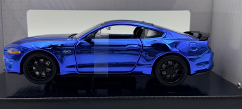 Ford MUSTANG GT 2018 model 1:24 Motormax 79083 custom WRAP niebieski chrom