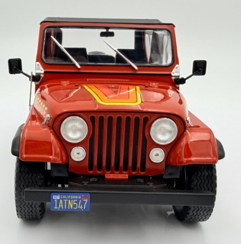 JEEP CJ-7 Renegade 1980 model WB124267 METAL WhiteBox 1:24 czerwony