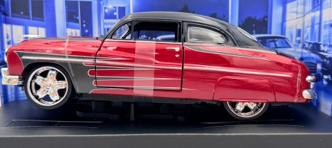 Mercury Coupe 1949 model 1:24 Motormax 79881 Kult Klassics