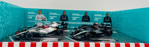 ZESTAW Mercedes F1 TYLKO Hamilton W10, W12, W13, W15 BBurago 1:43 18-38093