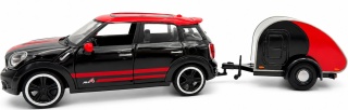MINI Cooper S Countryman z przyczepką kempingową model 1:24 Motormax 79762