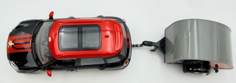 MINI Cooper S Countryman z przyczepką kempingową model 1:24 Motormax 79762