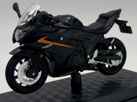 Suzuki GSX 1000R motocykl model 1:18 Huayi M18-3B czarny