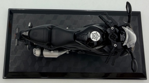 Suzuki GSX 1000R motocykl model 1:18 Huayi M18-3B czarny