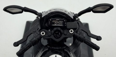 Suzuki GSX 1000R motocykl model 1:18 Huayi M18-3B czarny