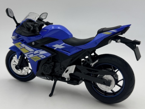 Suzuki GSX 250R motocykl model 1:12 LED dźwięk Huayi M12-15B niebieski