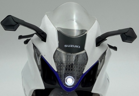 Suzuki Hayabusa GSX 1300R 2024 DUŻY model LED 1:9 Huayi M9-9A biały