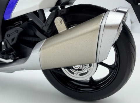 Suzuki Hayabusa GSX 1300R 2024 DUŻY model LED 1:9 Huayi M9-9A biały