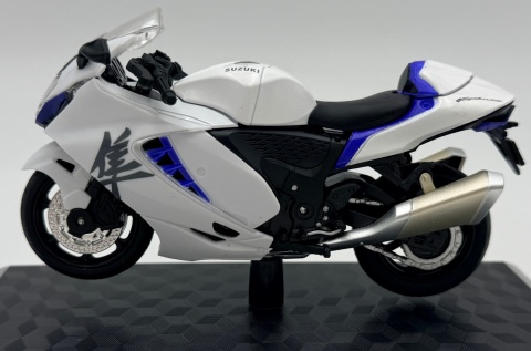 Suzuki Hayabusa GSX 1300R 2024 model 1:18 Huayi M18-5B biały