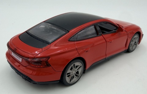 Audi RS e-tron GT z napędem światło dźwięk METAL 1:36 MSZ 68721 czerwony