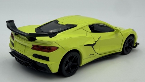 Chevrolet Corvette Z06 z napędem światło dźwięk METAL 1:32 MSZ 68748 żółty