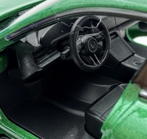 Porsche Taycan Turbo S Cross z napędem światło dźwięk METAL 1:36 MSZ 68747
